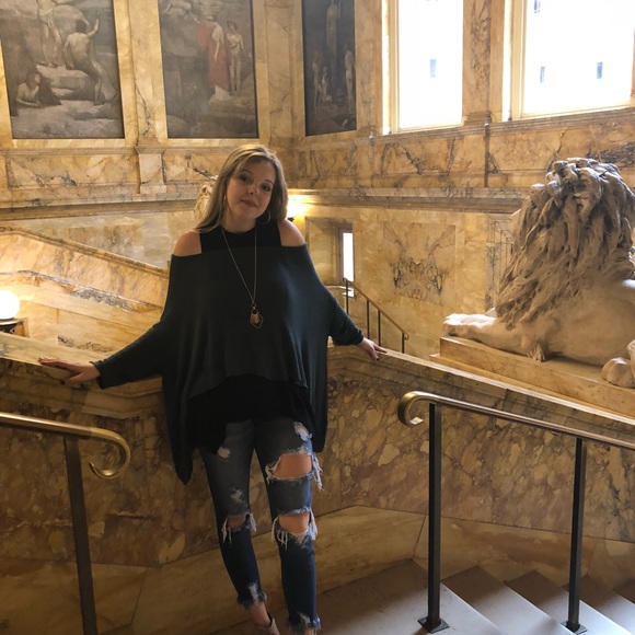 Meet your Posher, Hannah - Picture 4 of 6